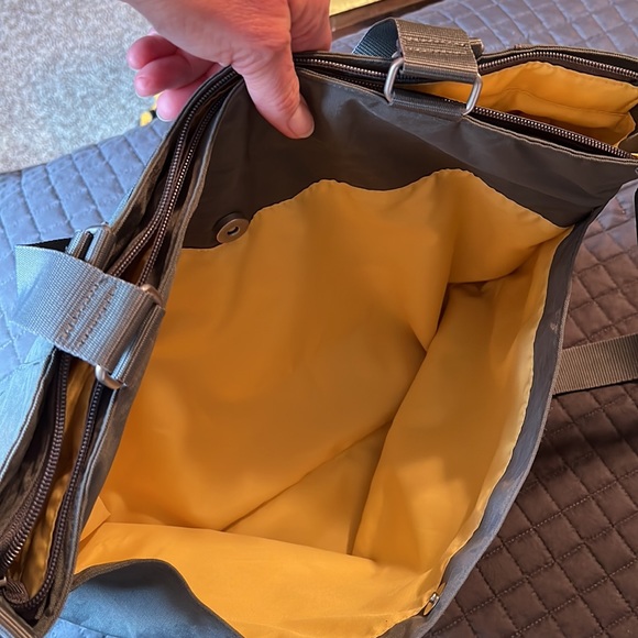 Baggallini! Crossbody or handled - great multi use bag - Picture 6 of 10